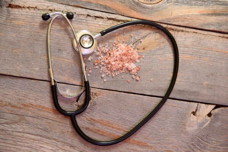 Stethoscope around salt indicating the benefits of healthy salt